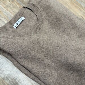 Zara Men's Tan Crewneck Sweater
